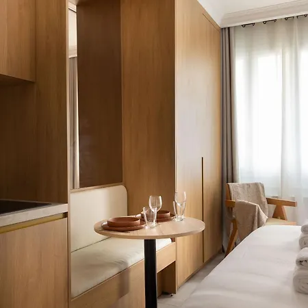 Avec Jacuzzi & Cinema-gare Mont Parnasse Apartamento *