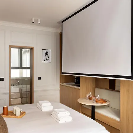 Avec Jacuzzi & Cinema-gare Mont Parnasse Apartamento